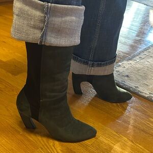 Elegant Green & Black Women's Boots